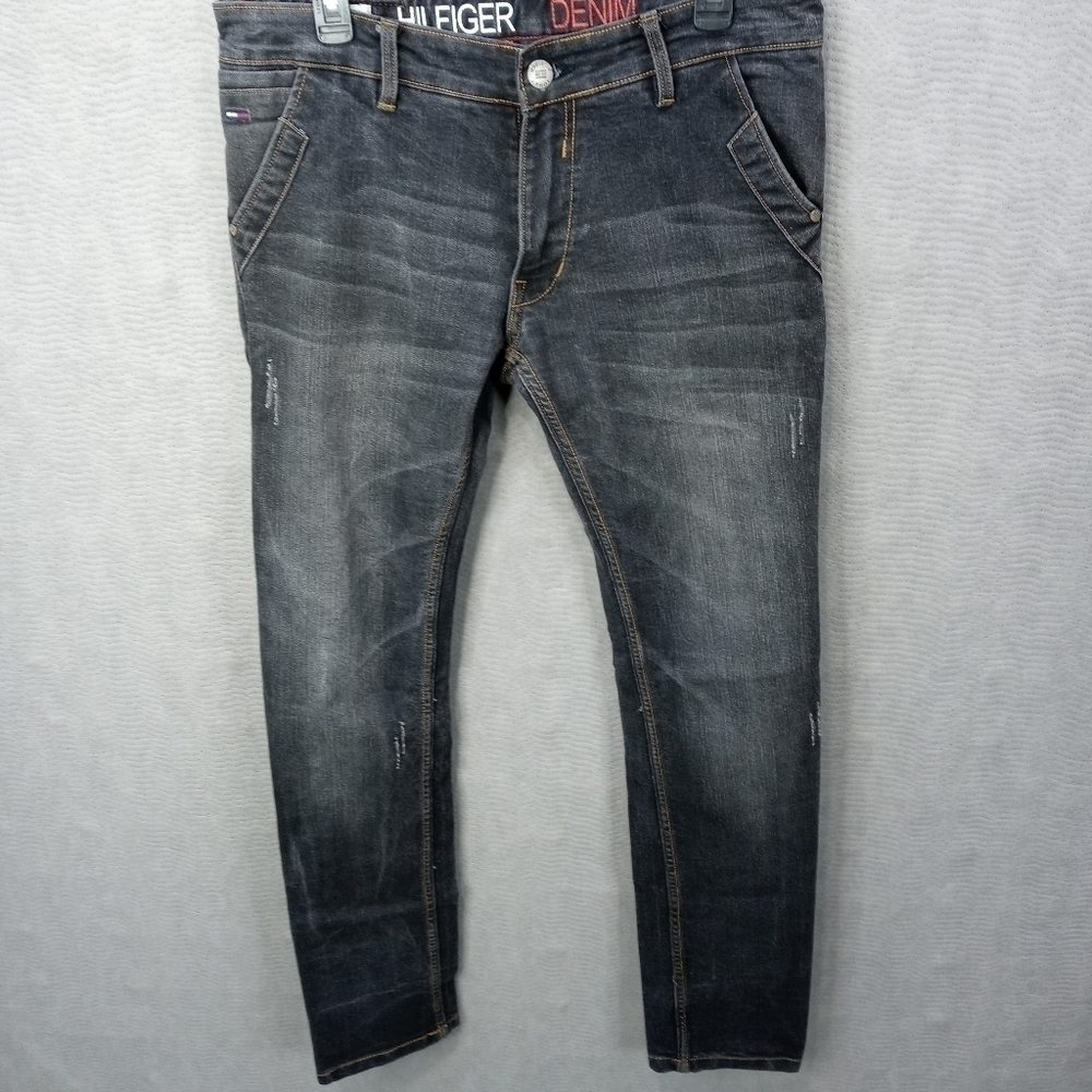Tommy Hilfiger women's classic blue jeans tag sz 32x34. A34x33  Rise 9". Gb505pm